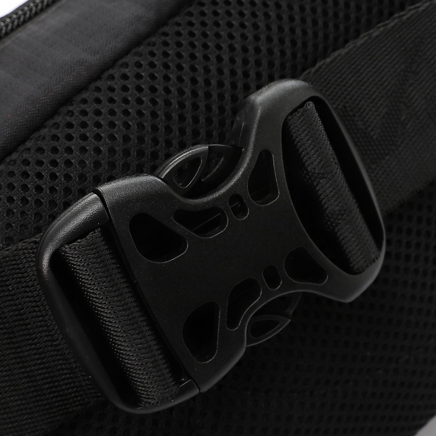 ACTIV WAIST BAG - BLACK