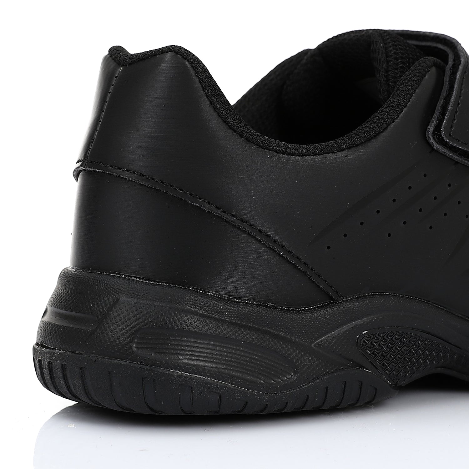 حذاء مدارس اكتف شبابى - اسود