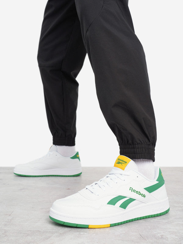 حذاء ريبوك باسكت رجالي - ابيض