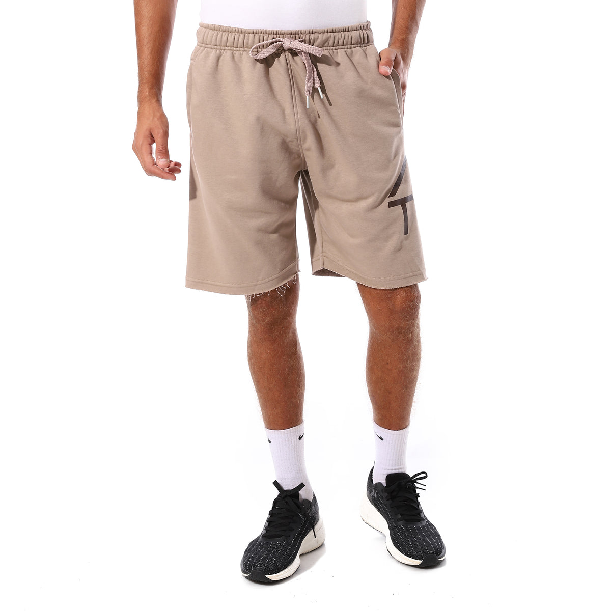 SIDE SPLIT LOGO PRINT SHORTS - BEIGE