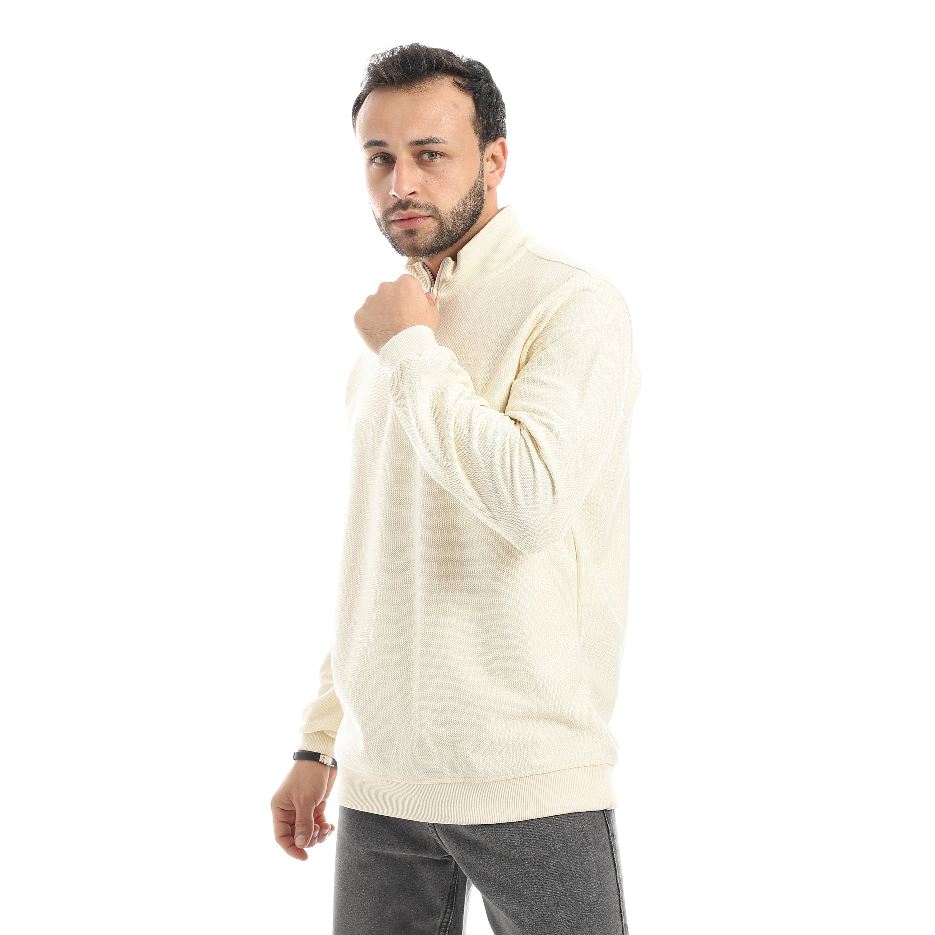 سويت شيرت نص ياقه1A&TIE
 - كريمي