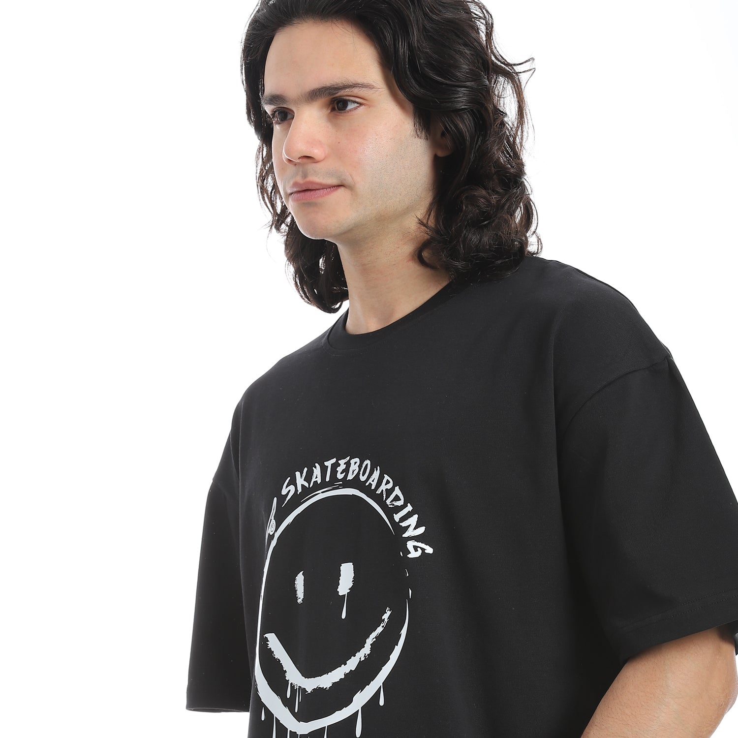 SKATEBOARDING OVERSIZED T-SHIR - BLACK