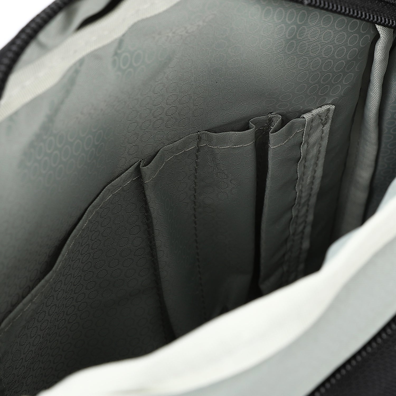 ACTIV SHOULDER BAG - BLACK