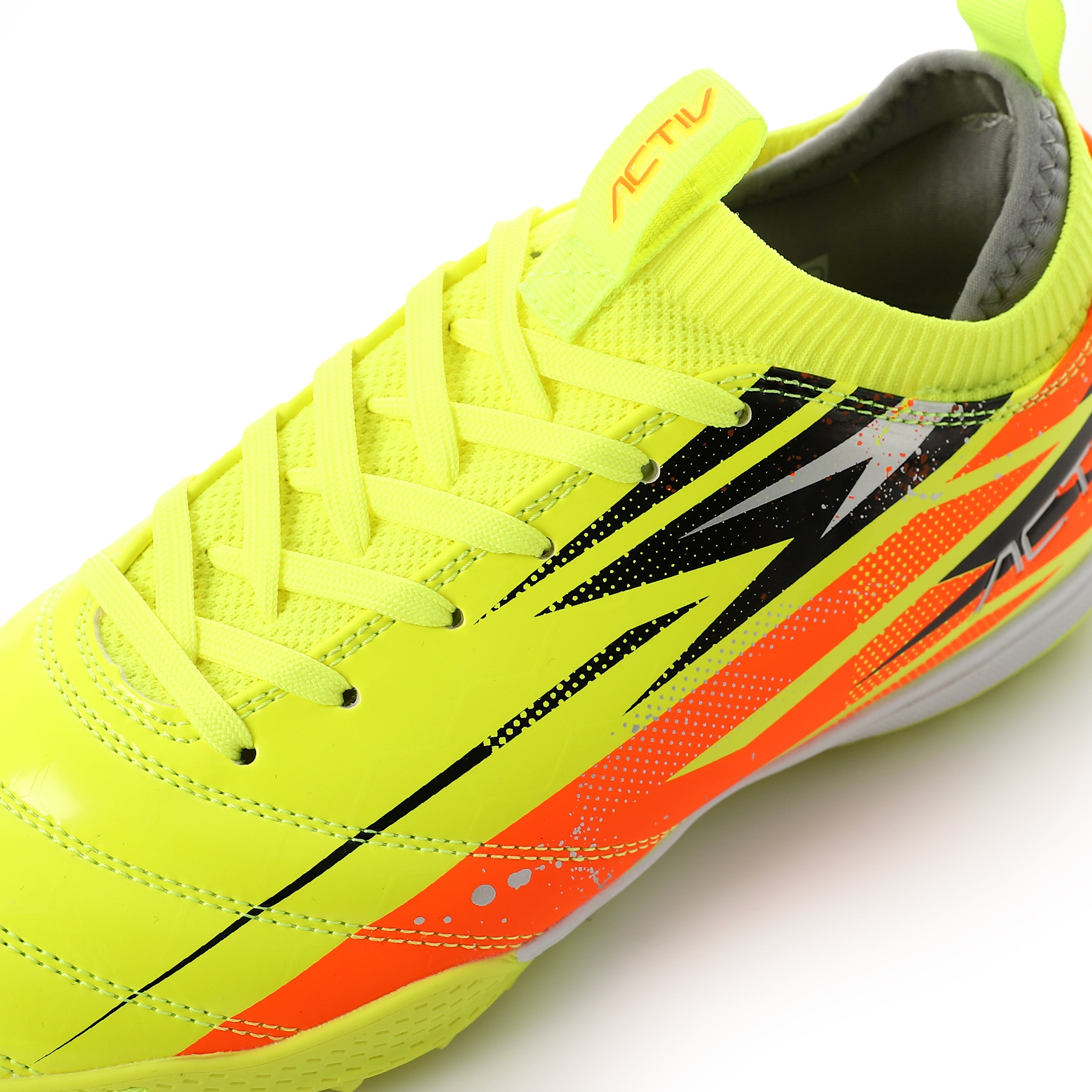 ACTIV BOYS' SOCCER SHOES - GREEN