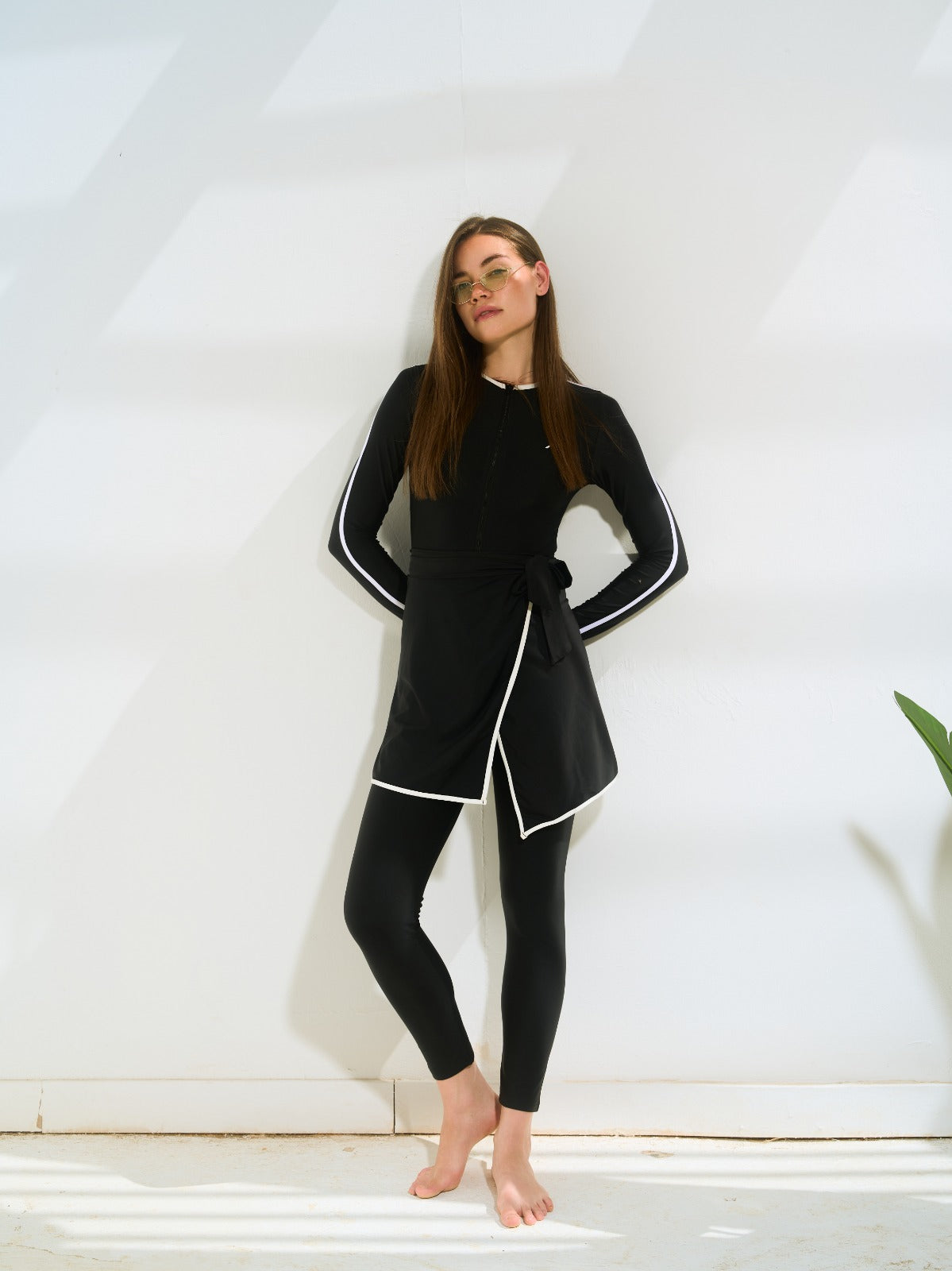 MENNA SET-CONTRAST WRAP DESIGN - BLACK
