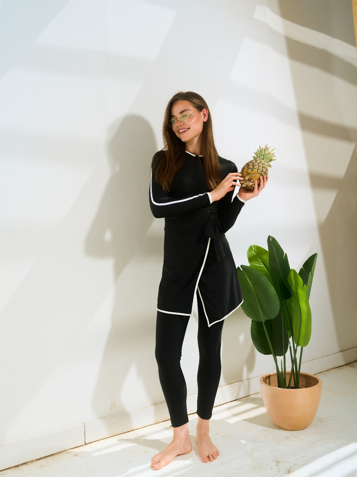 MENNA SET-CONTRAST WRAP DESIGN - BLACK