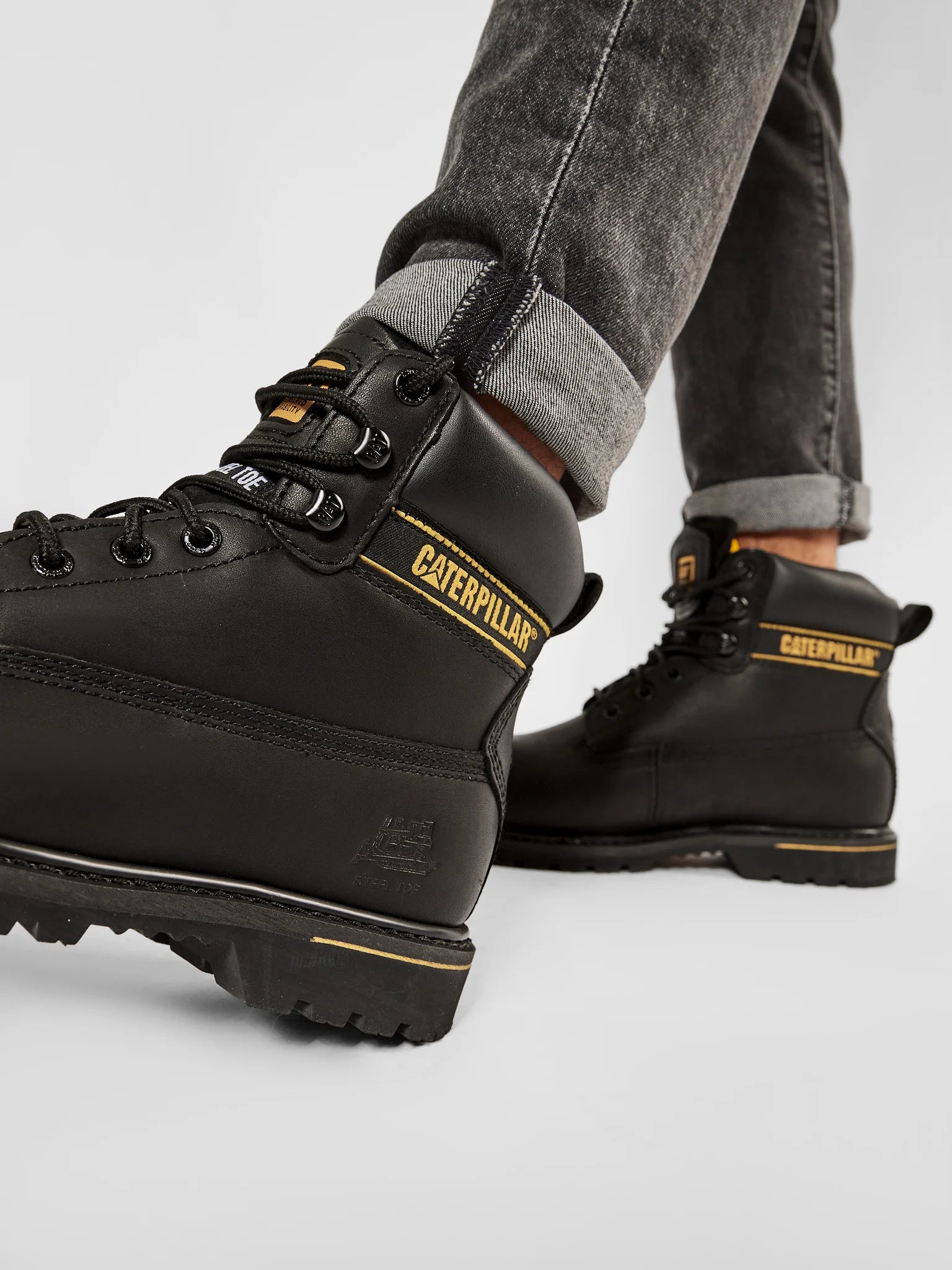 CAT HOLTON S3 HRO SRC SHOES - اسود